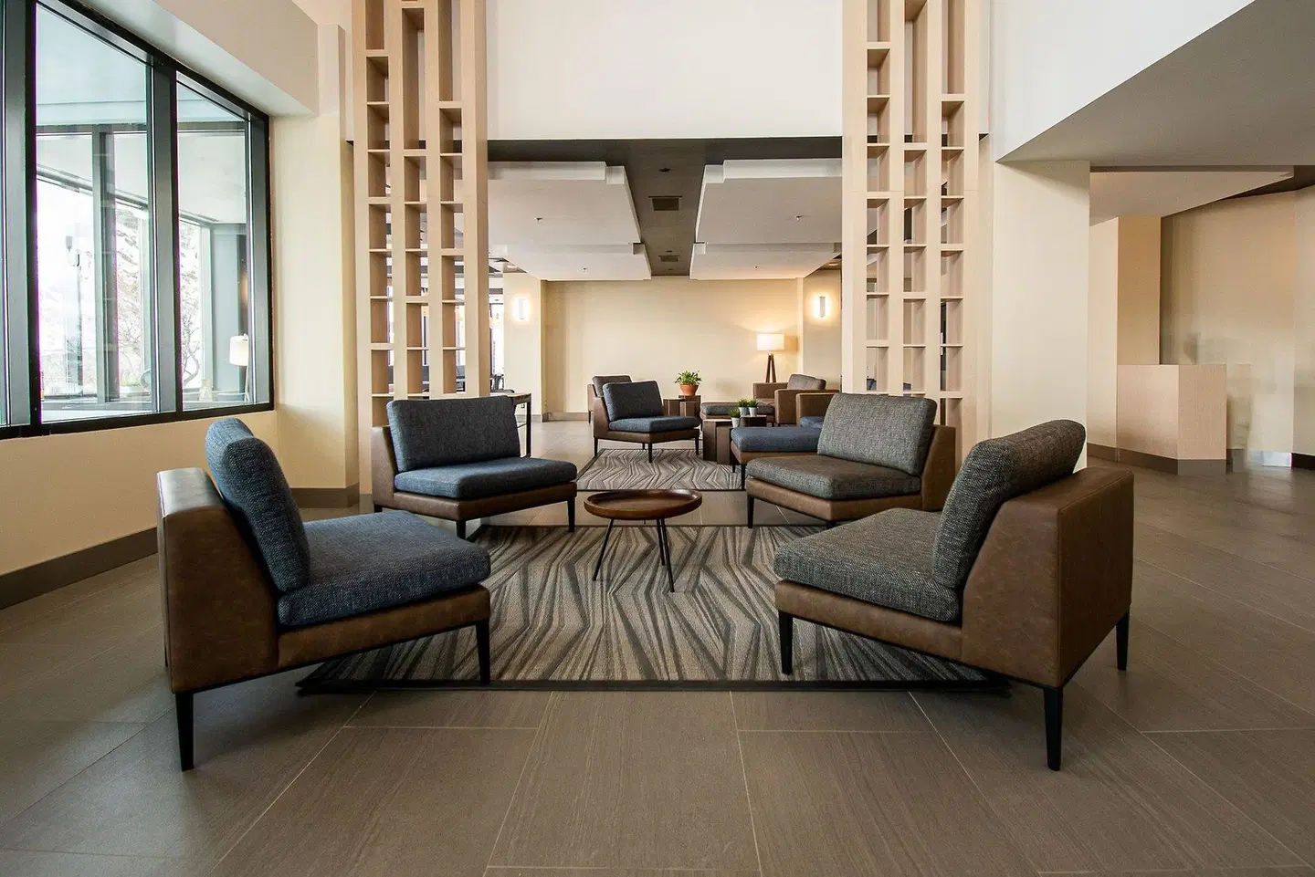 Delta Hotels by Marriott Sherbrooke Conference Centre LOUNGE_LOBBY