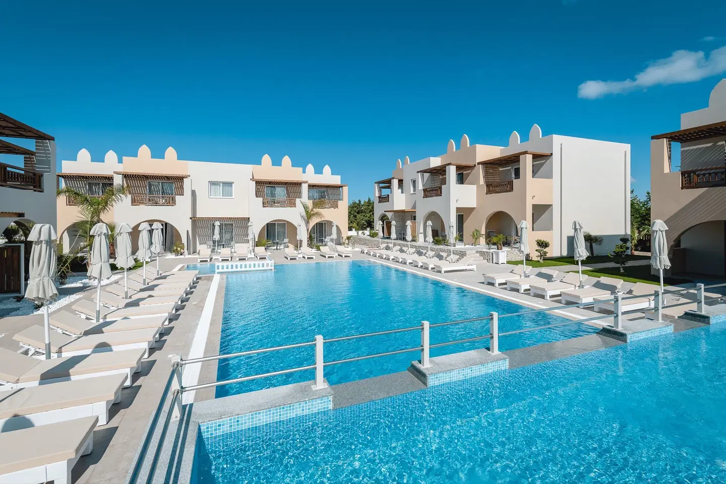 Gaia Palace OUTDOOR_POOL