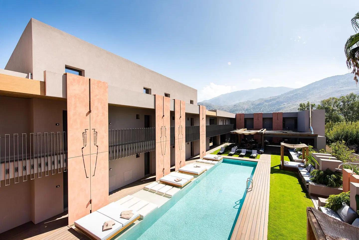 Pilot Amphora EXTERIOR