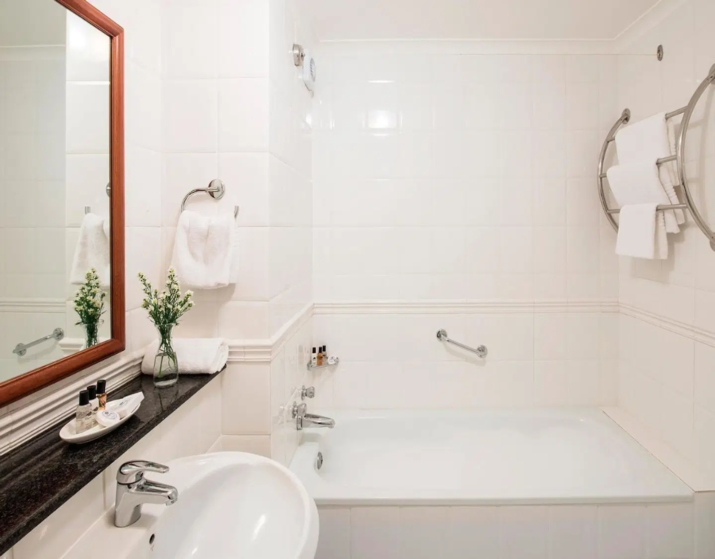 Hollow on the Square Hotel & Suites Badezimmer