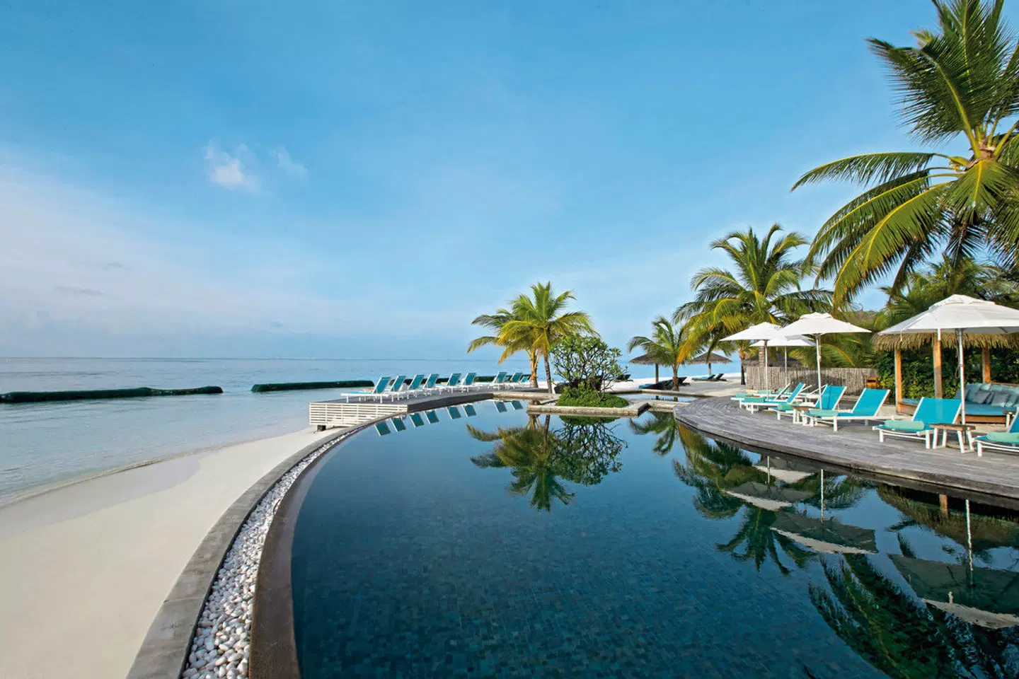 Constance Moofushi Maldives OUTDOOR_POOL
