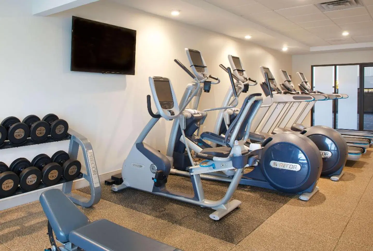 Embassy Suites by Hilton Philadelphia - Airport SPORTS_AND_LEISURE