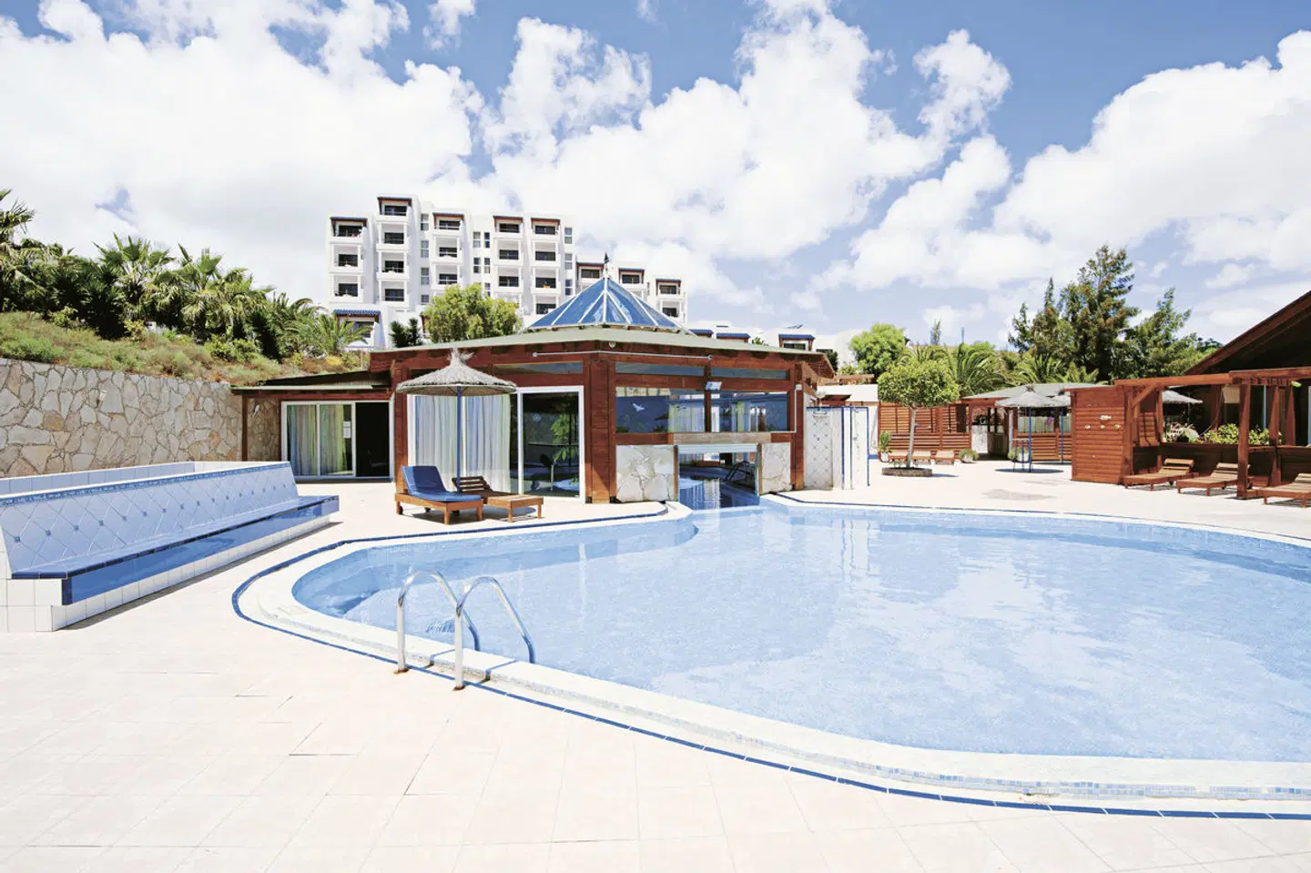 Marina Playa Suites OUTDOOR_POOL