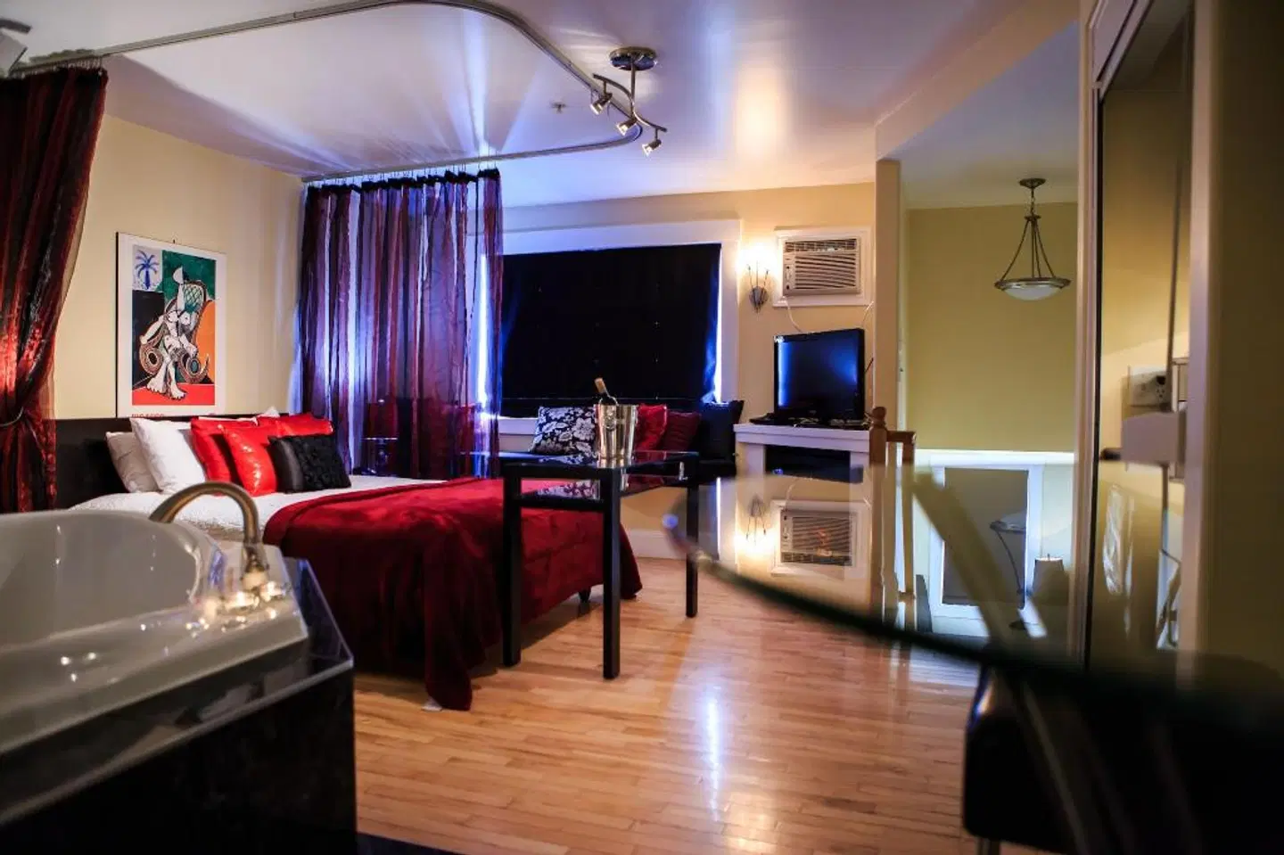 Leaside Manor ROOM_EXAMPLE