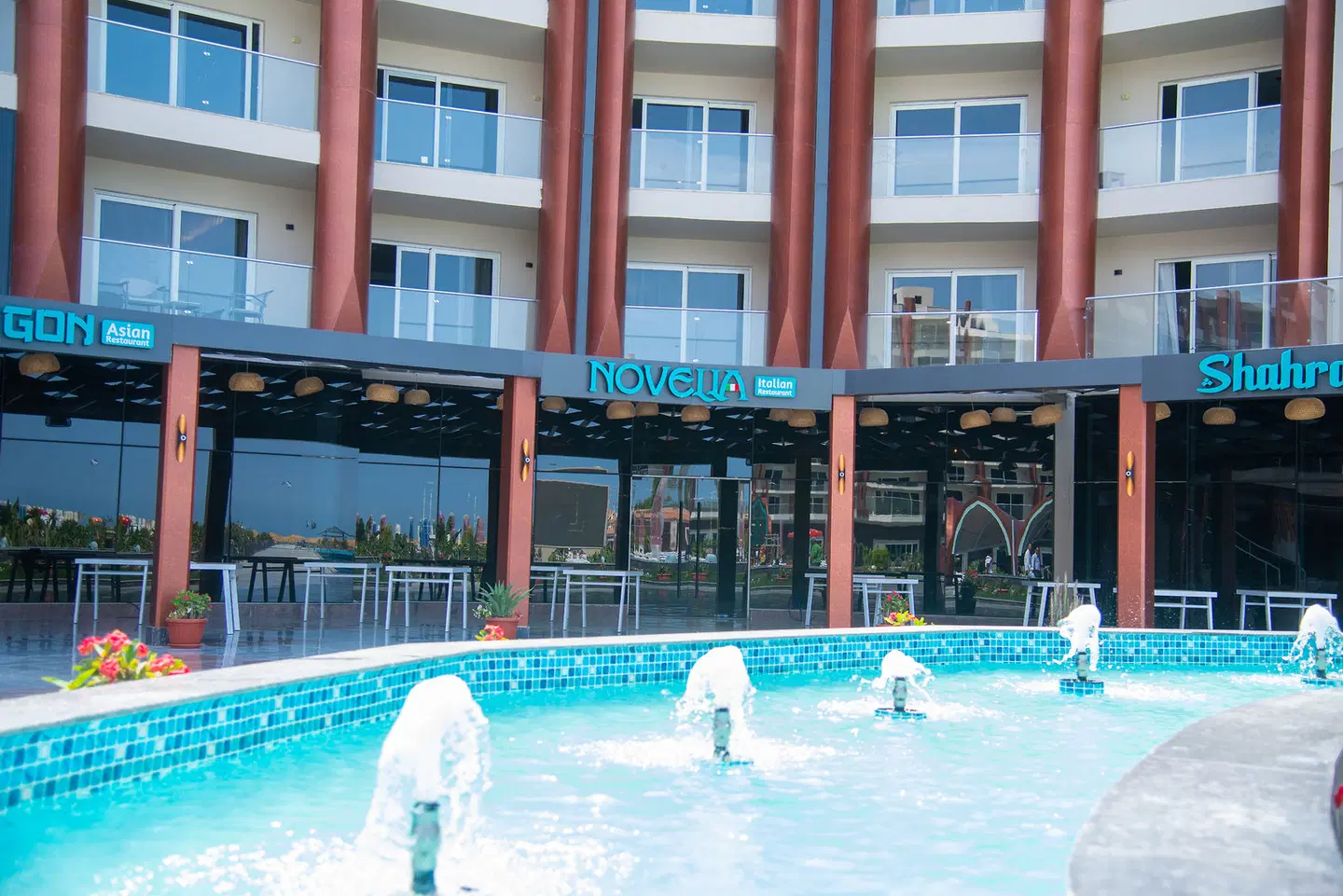 Rewaya Majestic Resort OUTDOOR_POOL