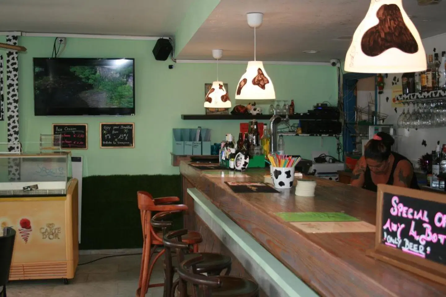 Costa Volcan Apartments Bar