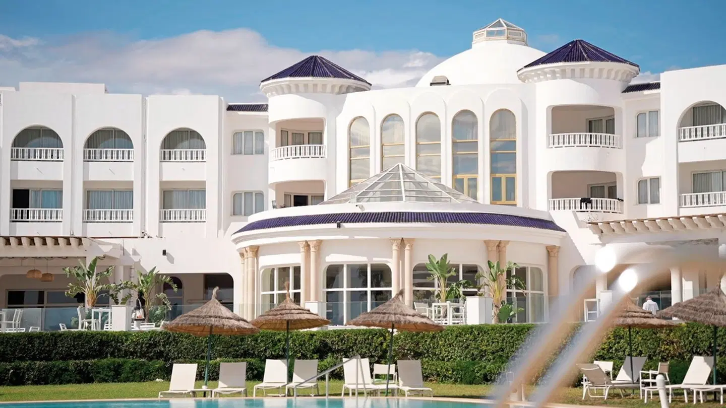 Royal Tulip Taj Sultan EXTERIOR