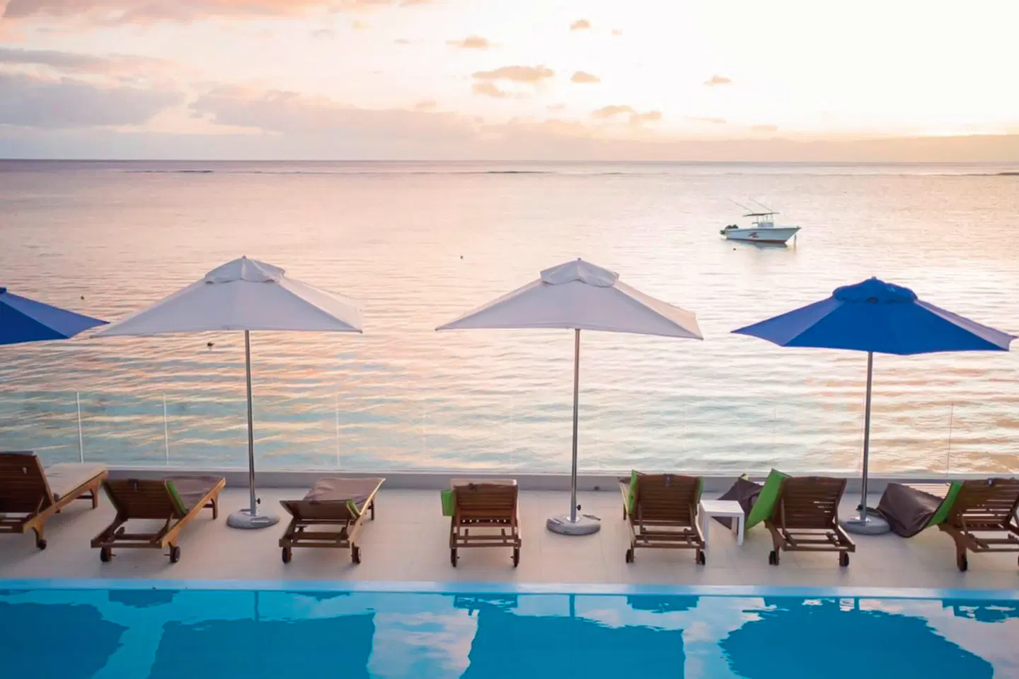 Gold Beach Resort & Spa OUTDOOR_POOL