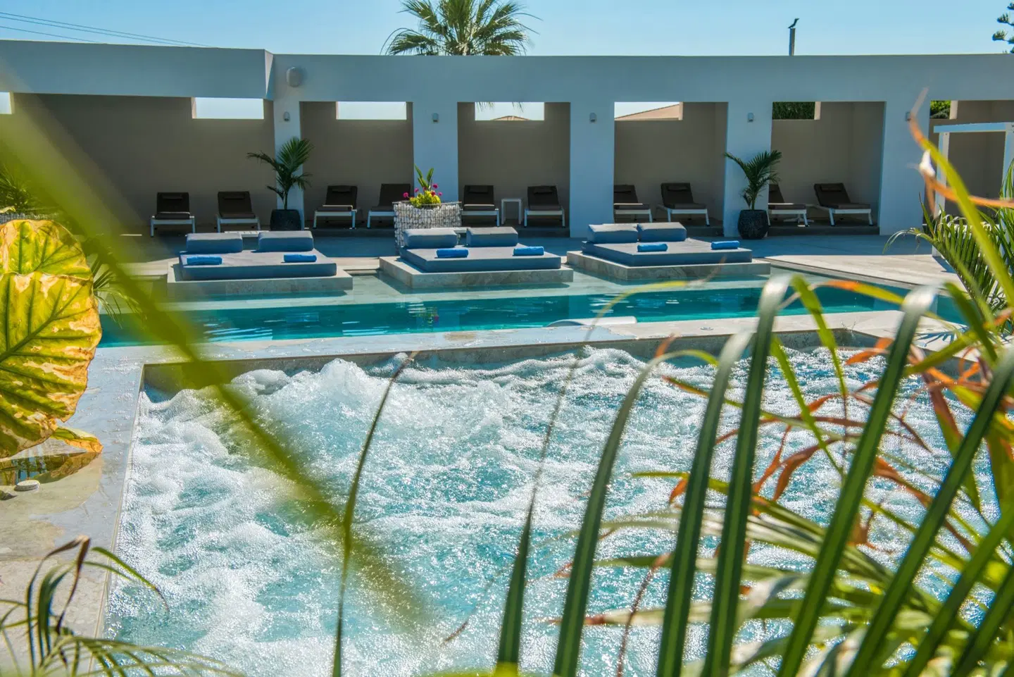 Matheo Hotel Villas & Suites OUTDOOR_POOL