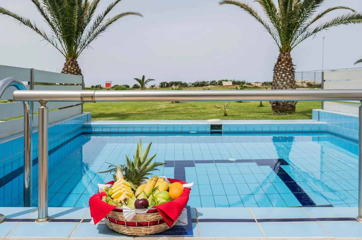 Vantaris Palace OUTDOOR_POOL