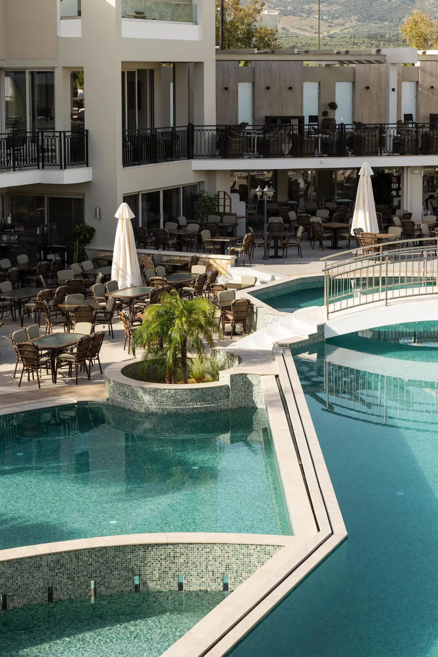 Vantaris Palace OUTDOOR_POOL