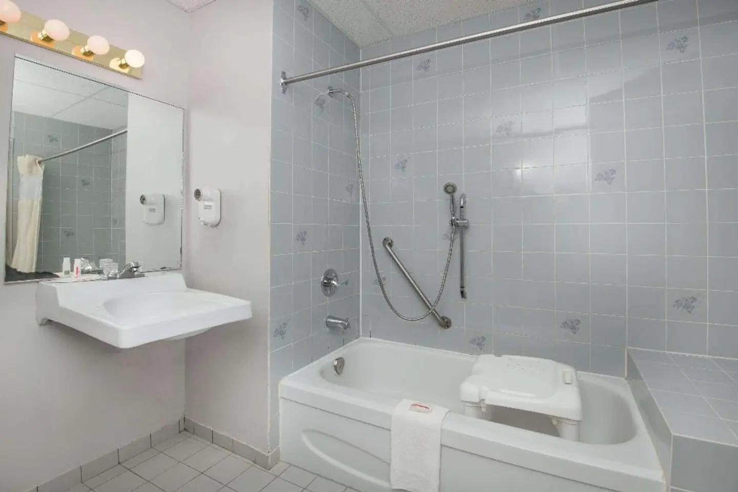 Howard Johnson Quebec Badezimmer