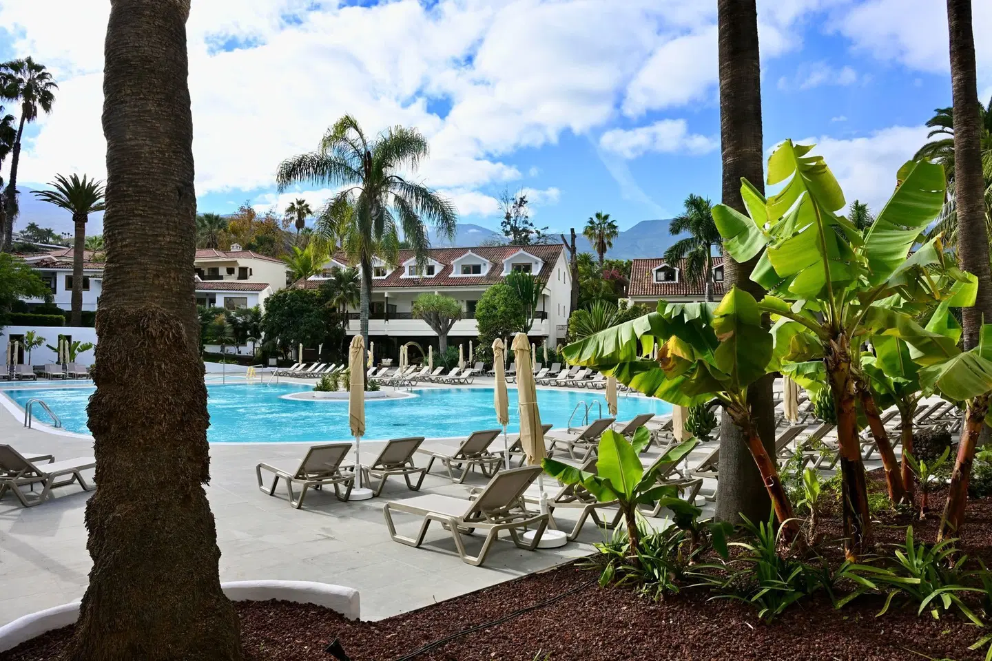 Radisson Resort & Residences Tenerife OUTDOOR_POOL