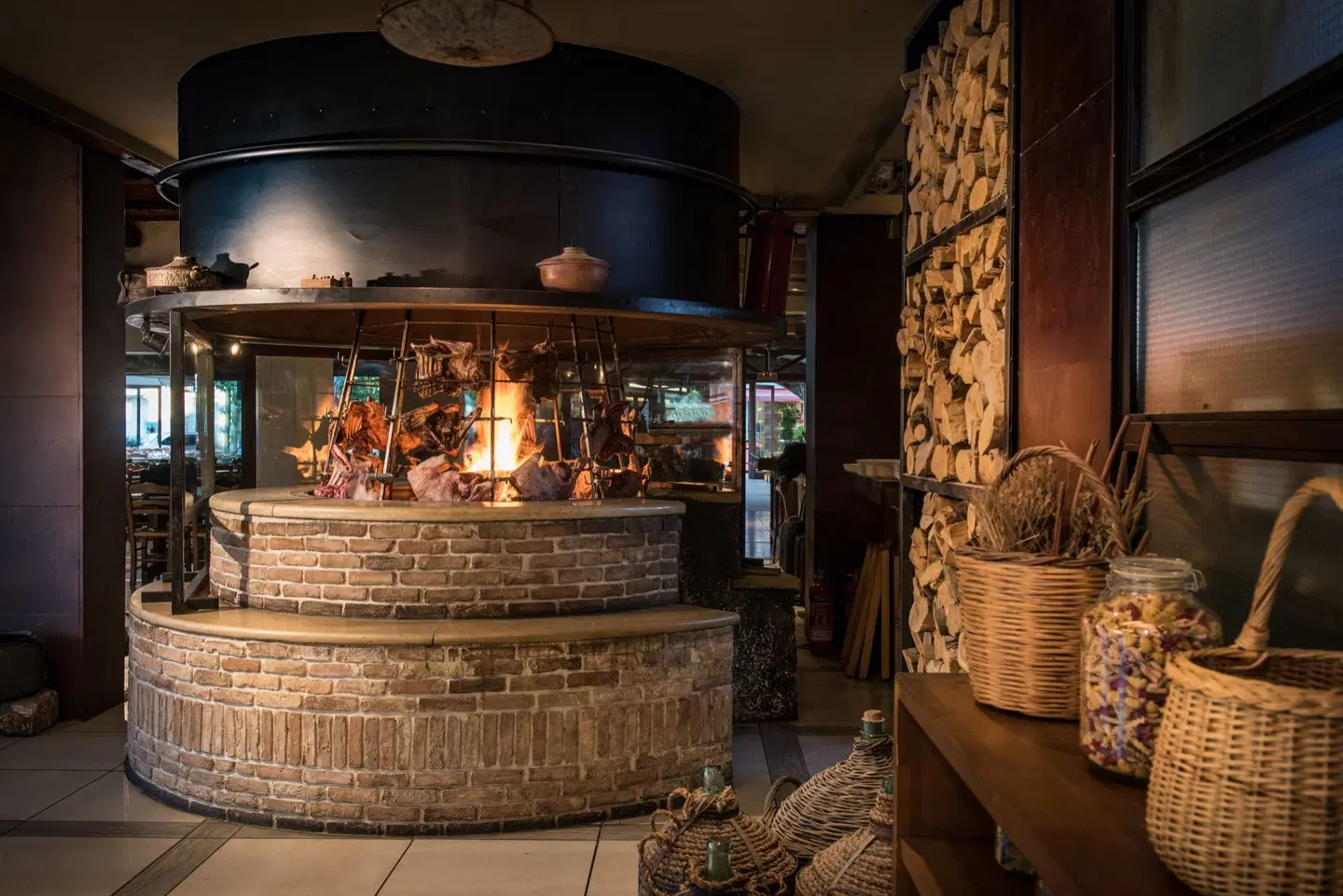 Petousis Hotel & Suites Bar