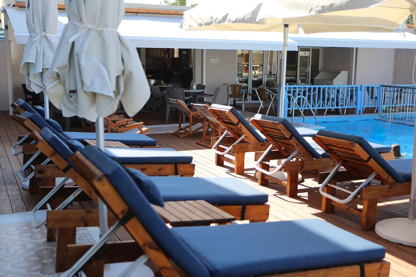 Blue Sky Hotel Apts Terrasse