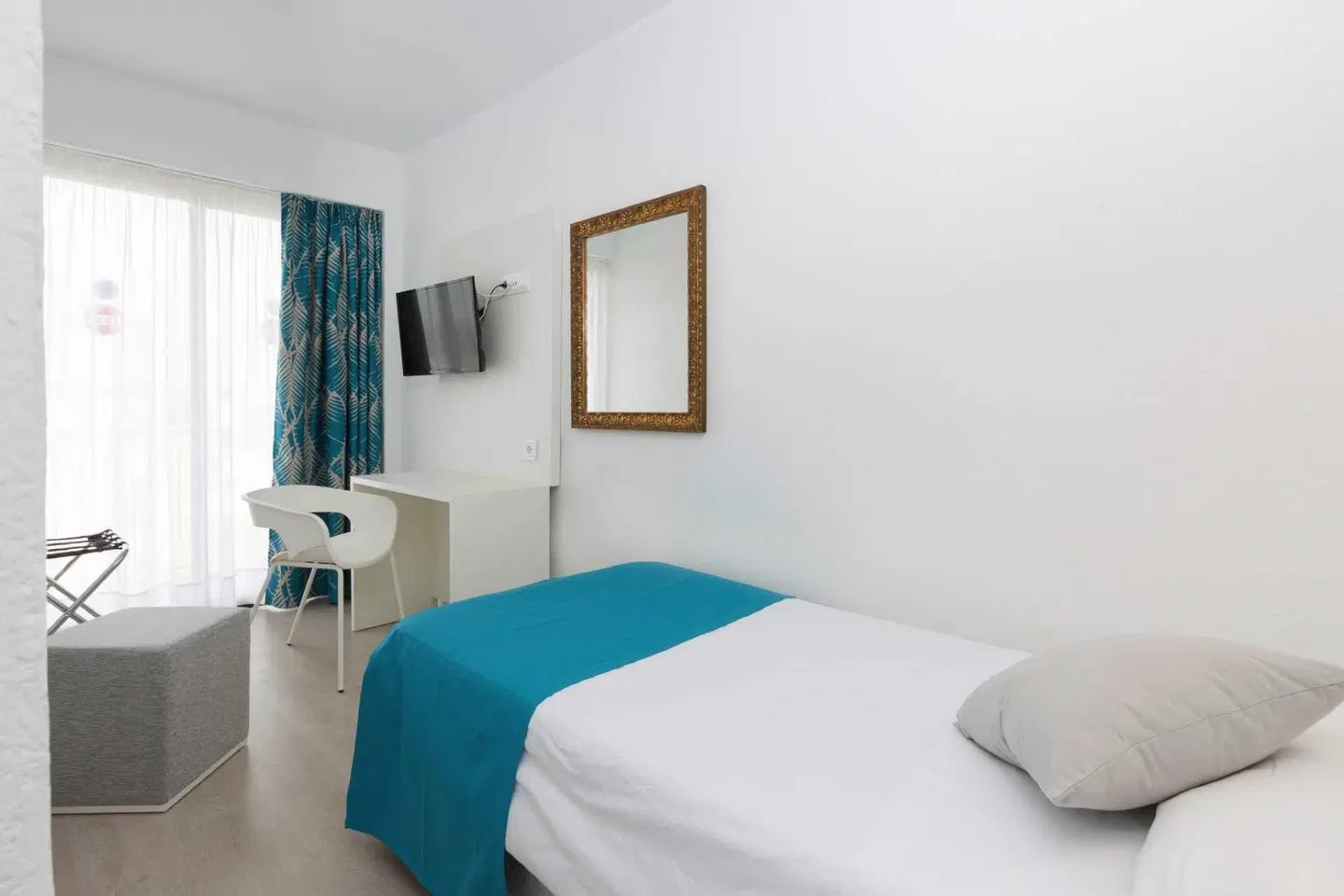 BLUESEA Arenal Tower Adults Only ROOM_EXAMPLE