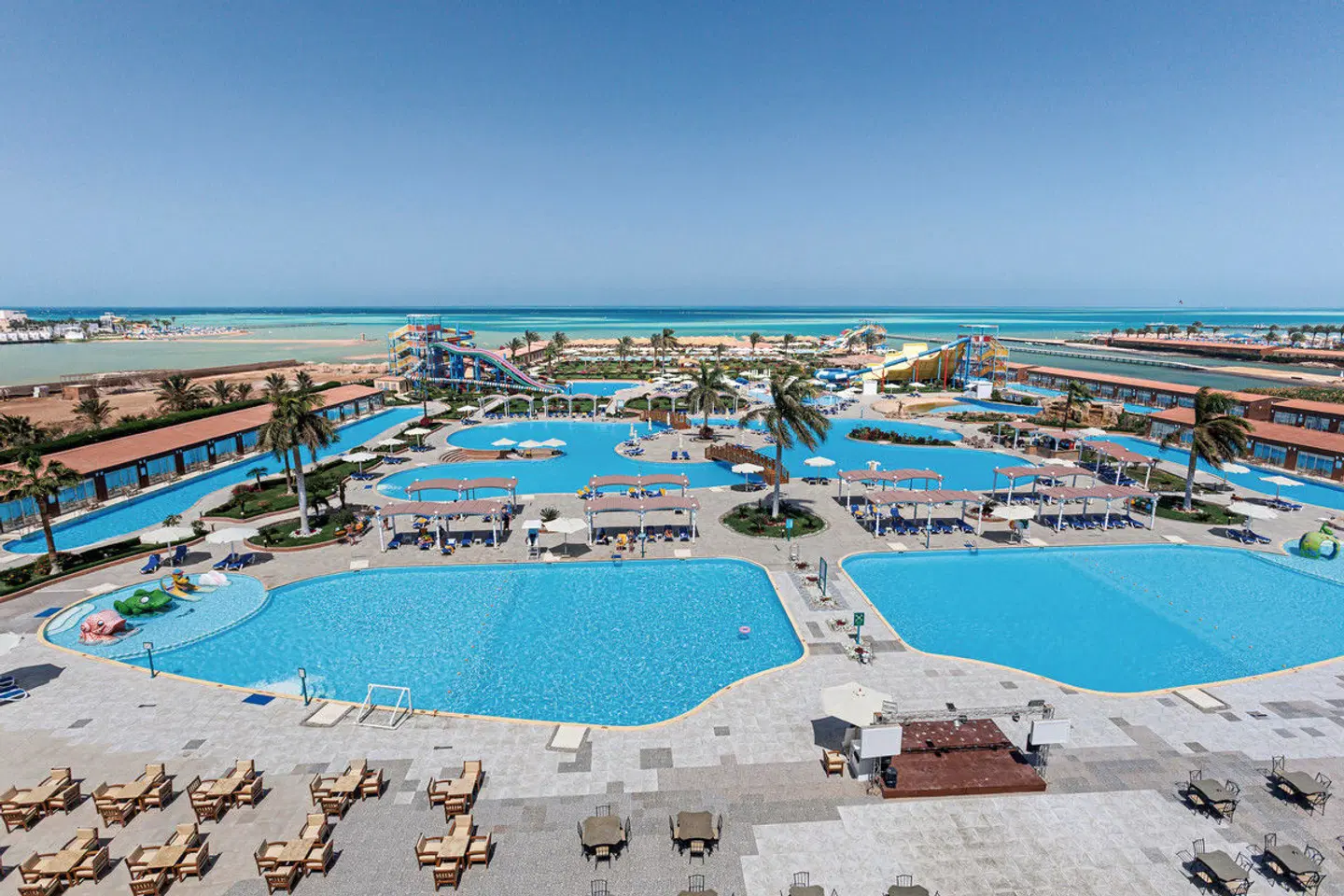 SUNRISE Alora Aqua Park Resort EXTERIOR