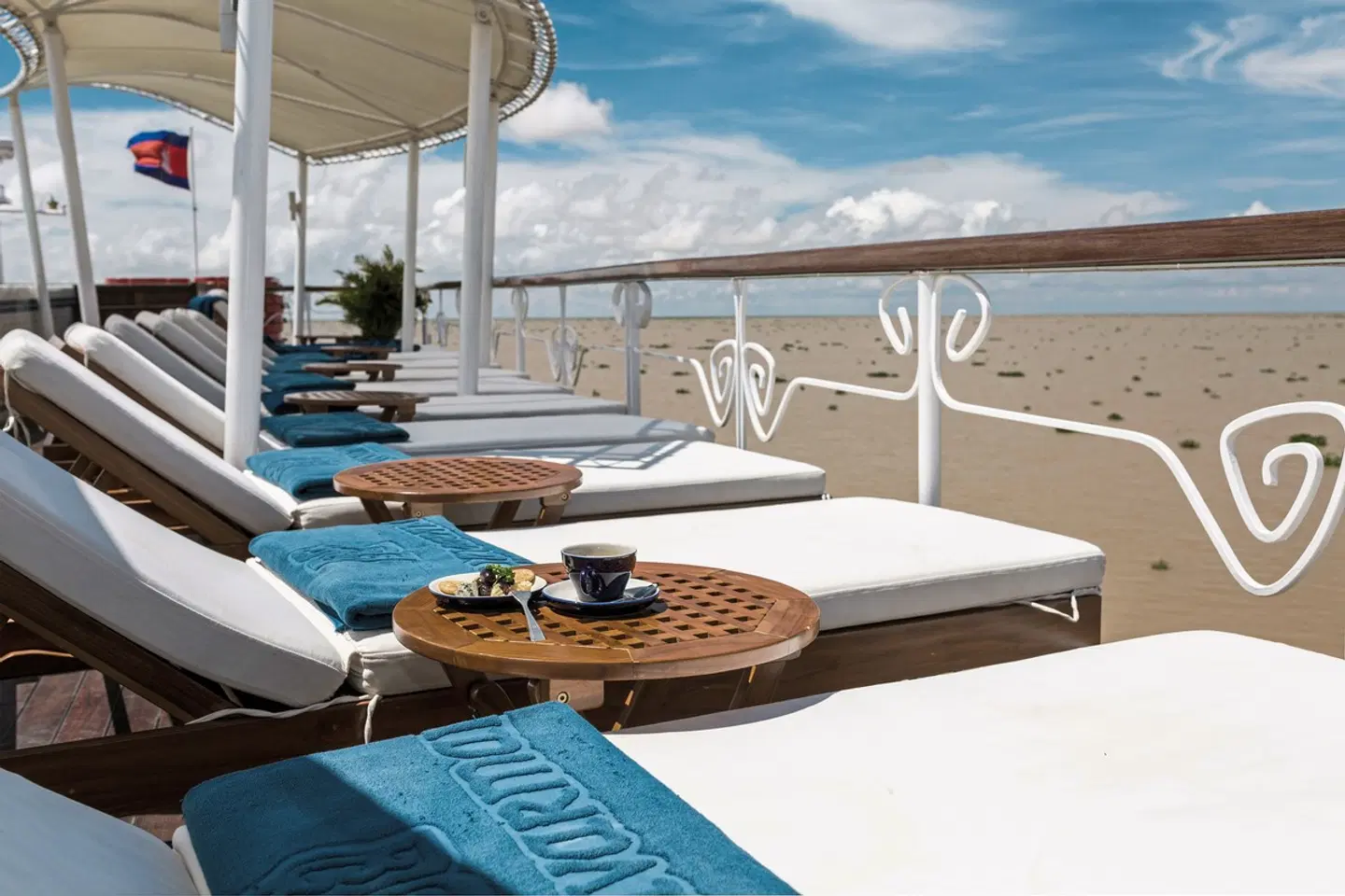 Heritage Line (Jayavarman, Siem Reap - Ho Chi Minh Stadt) Terrasse