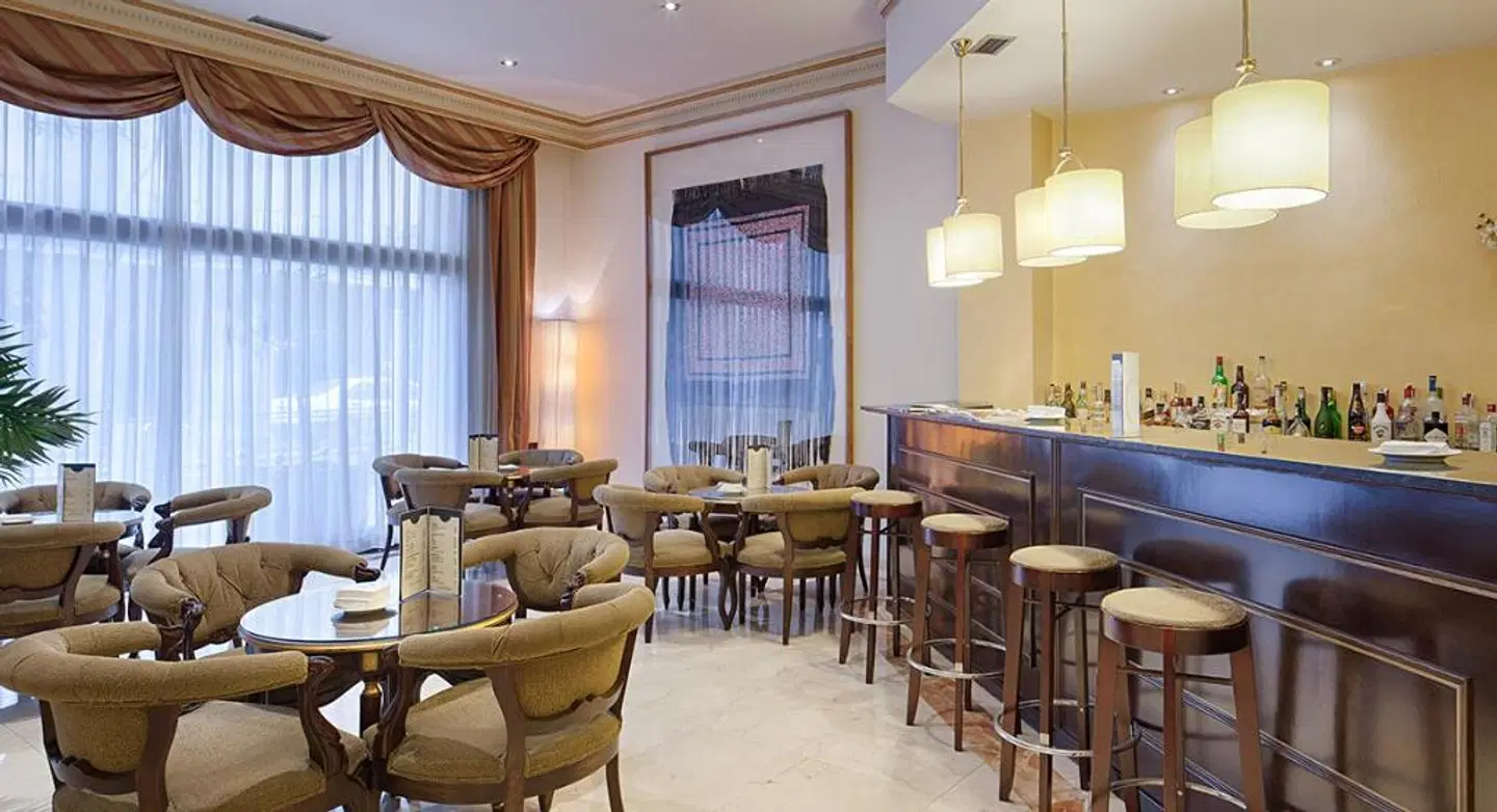 Roger de Llúria Bar