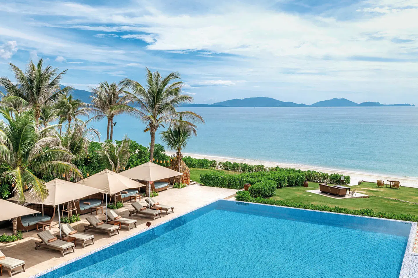 Fusion Resort Cam Ranh OUTDOOR_POOL