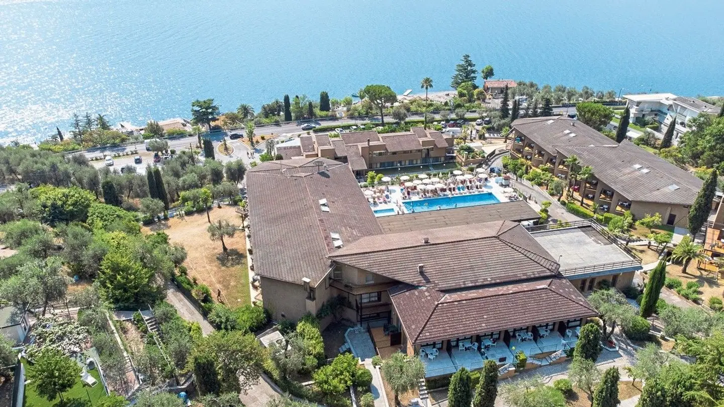 Leonardo da Vinci EXTERIOR