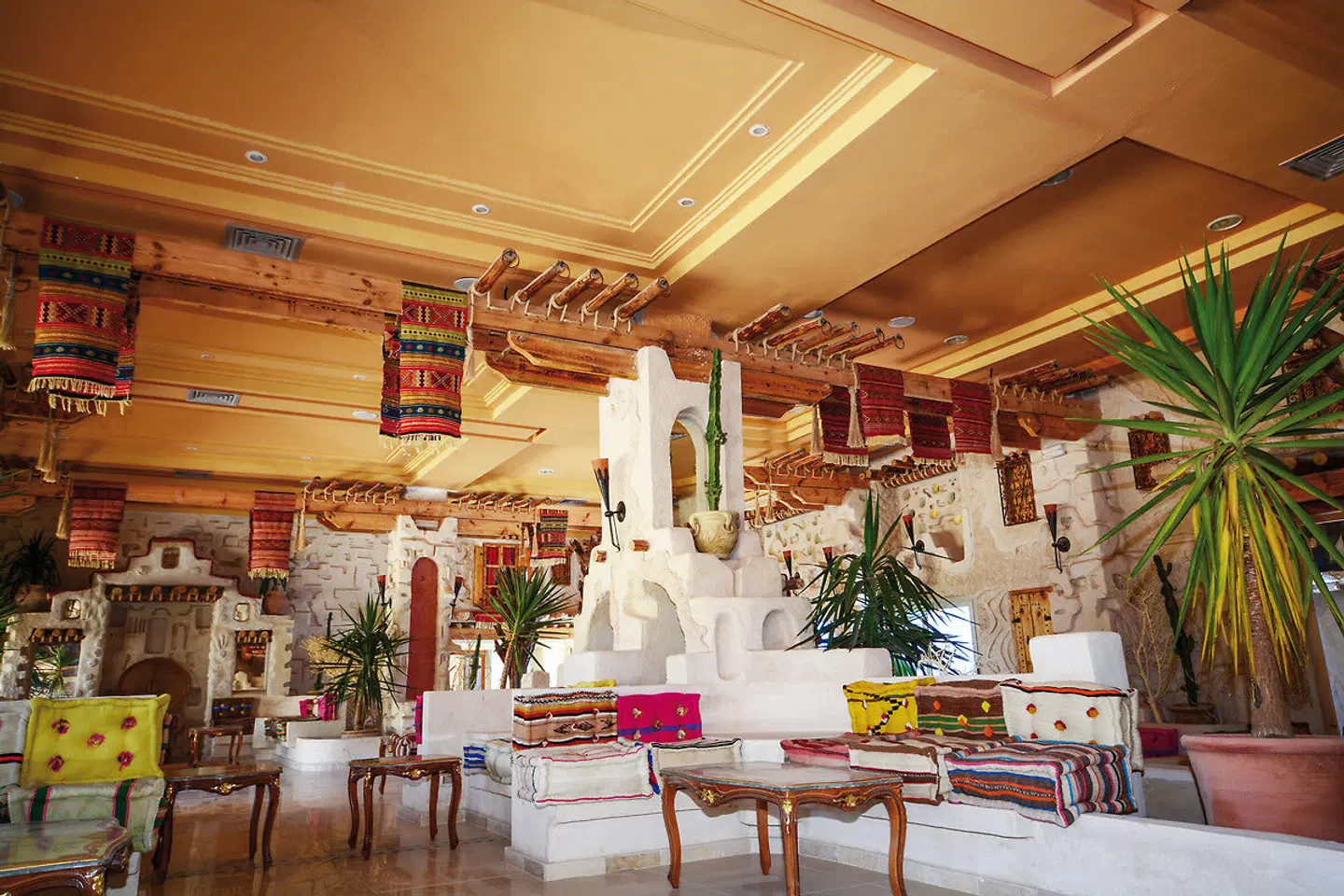 Quatre Saisons By Medina Bar