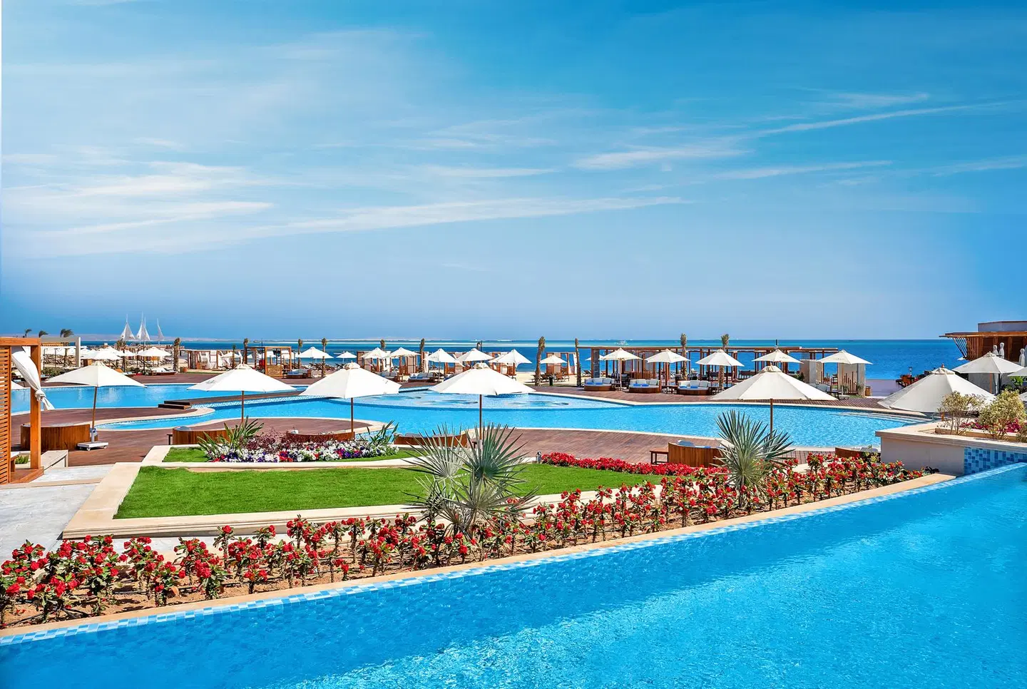 Rixos Premium Magawish Suites & Villas OUTDOOR_POOL