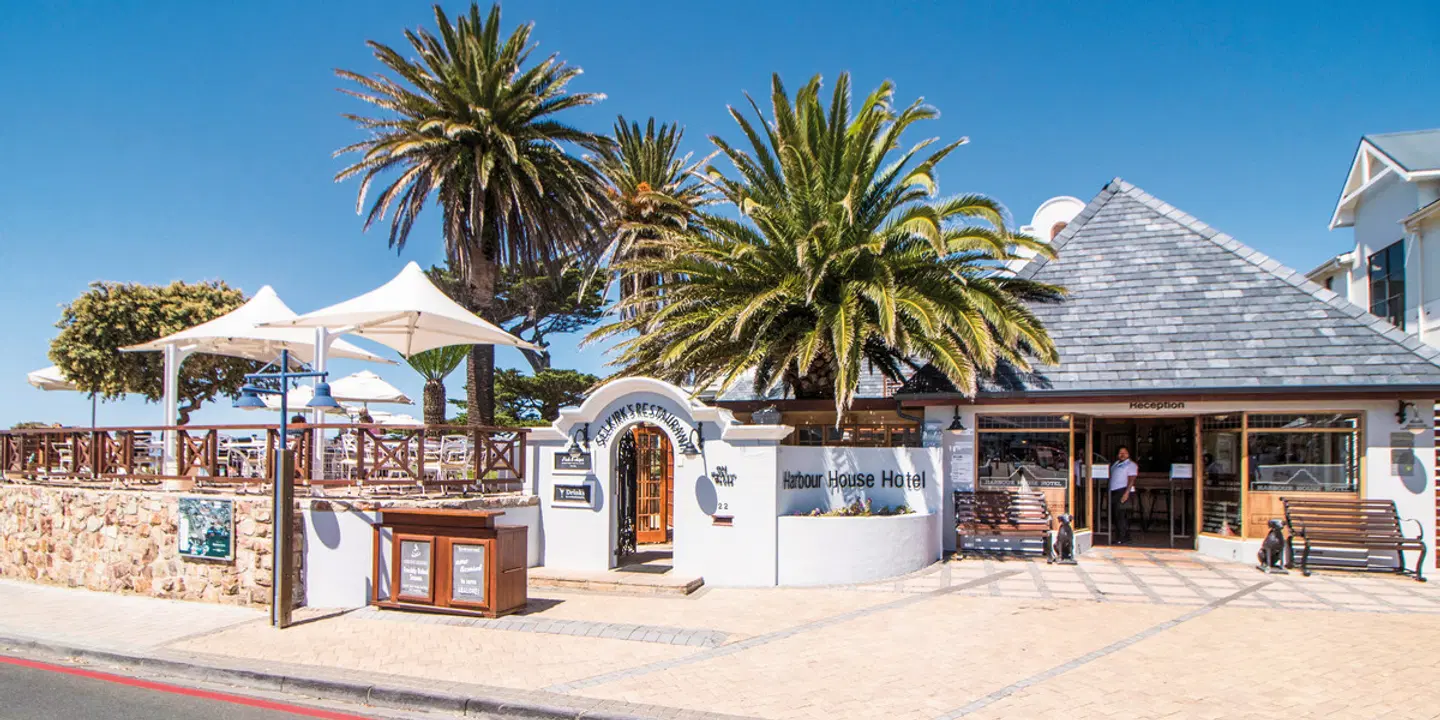 Village N Life: Harbour House Hotel EXTERIOR