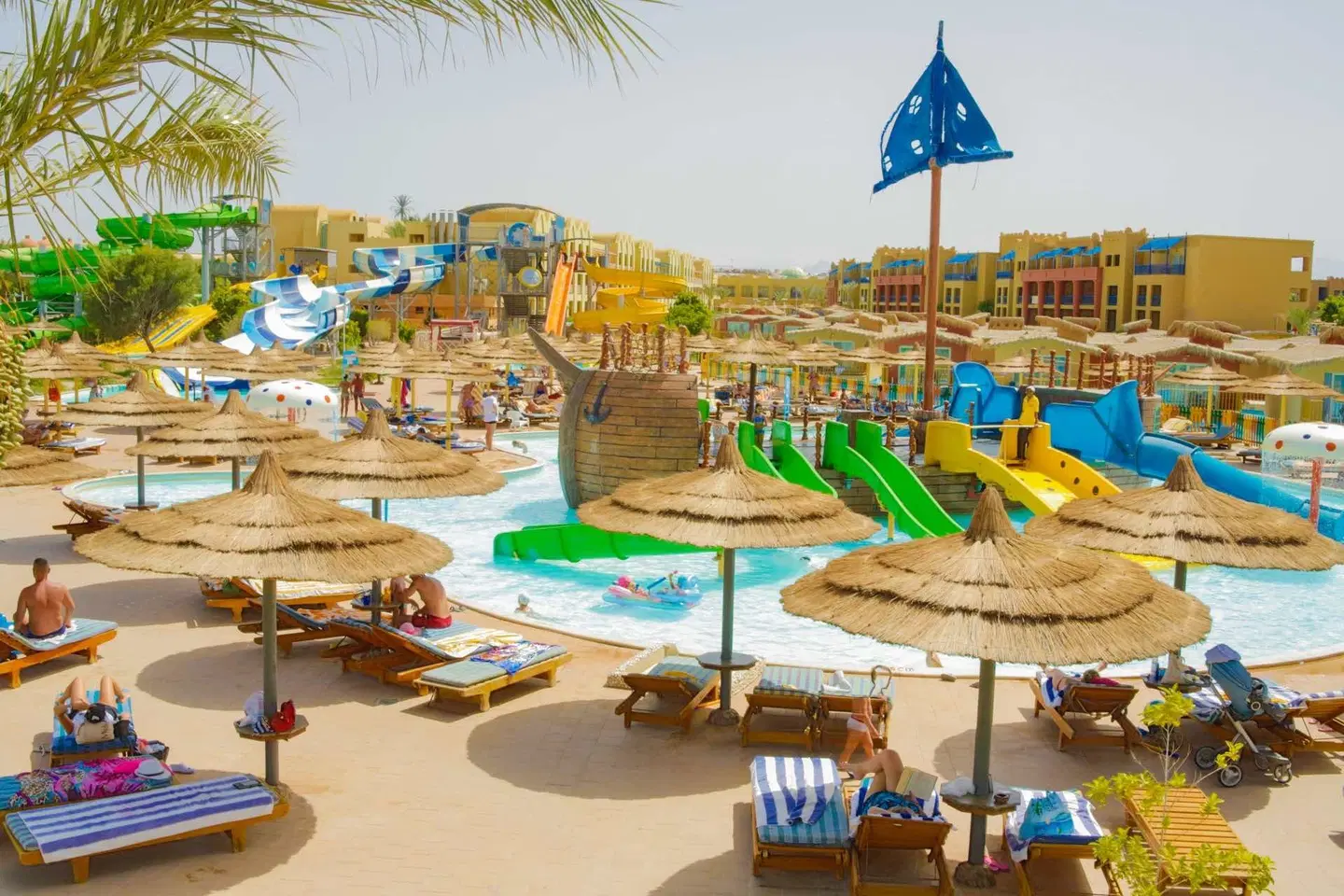 Titanic Beach & Aquapark Terrasse