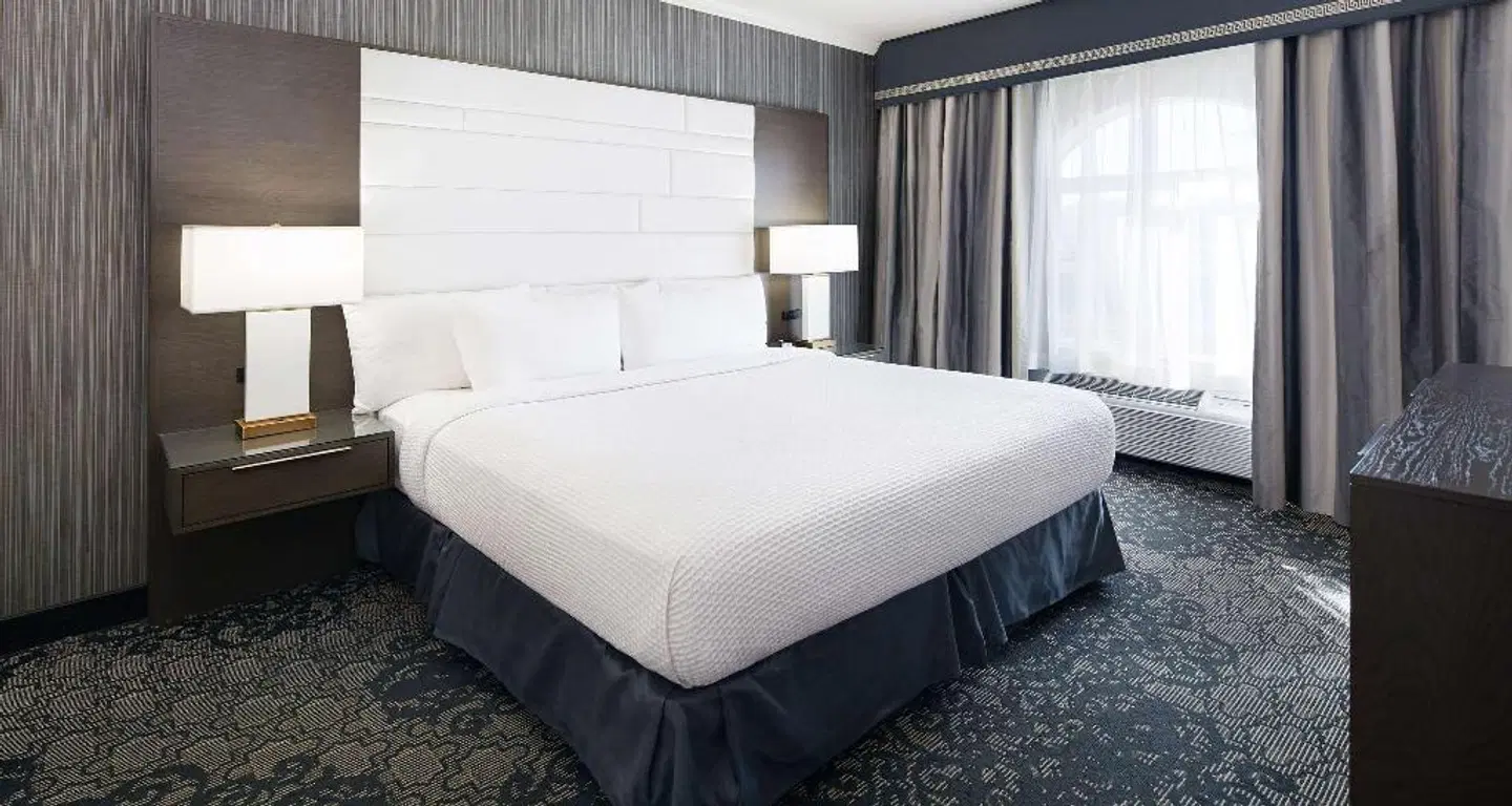 Best Western Plus Abbey Inn ROOM_EXAMPLE