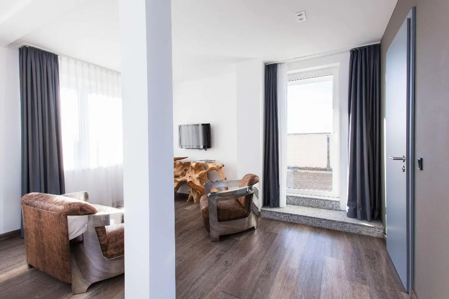 the Deutz, a Tribute Portfolio Hotel ROOM_EXAMPLE