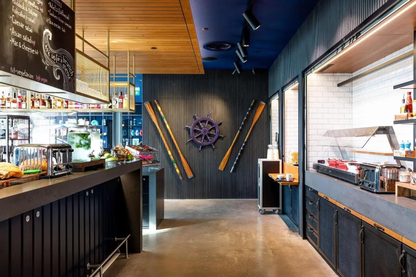 Moxy Plymouth LOUNGE_LOBBY