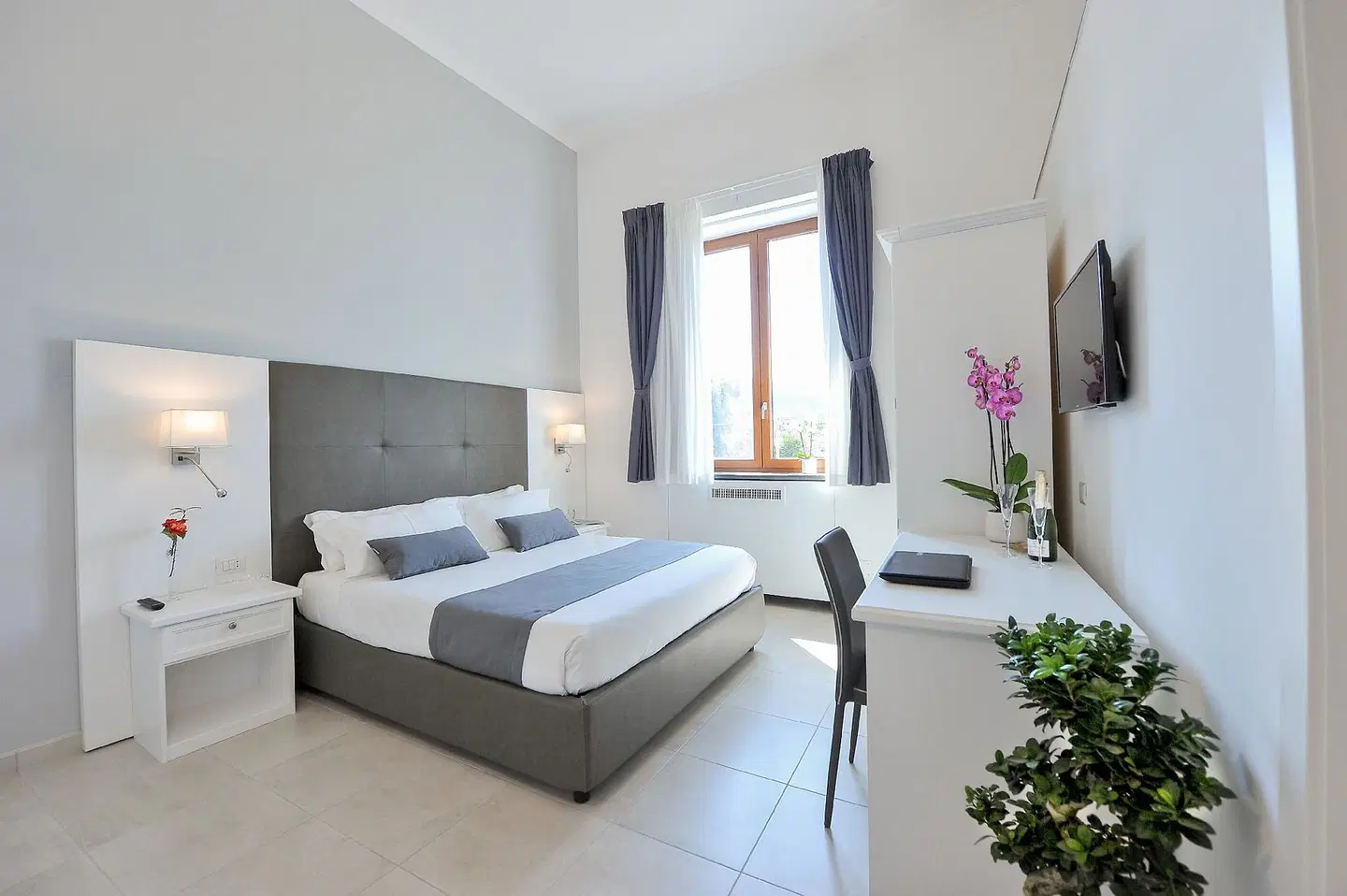 SORRENTOBAY ROOM_EXAMPLE