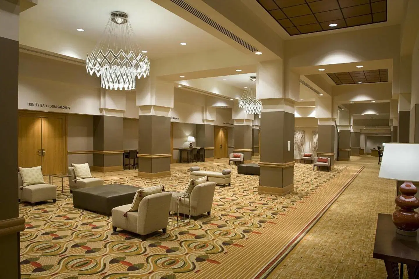 Marriott Downtown at CF Toronto Eaton Centre LOUNGE_LOBBY