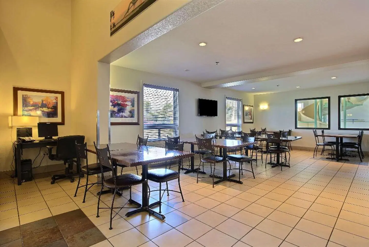 Super 8 by Wyndham Trois-Rivieres Restaurant