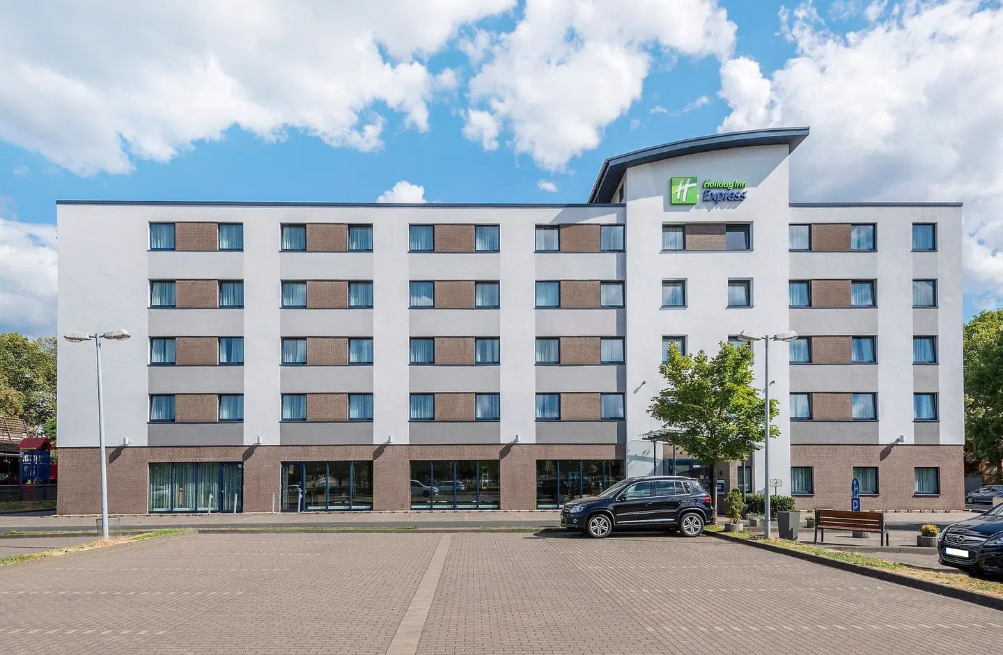 Holiday Inn Express Köln-Mülheim EXTERIOR