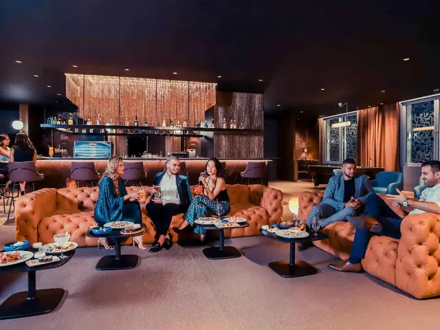 Novotel Convention And Spa Hotel Bar