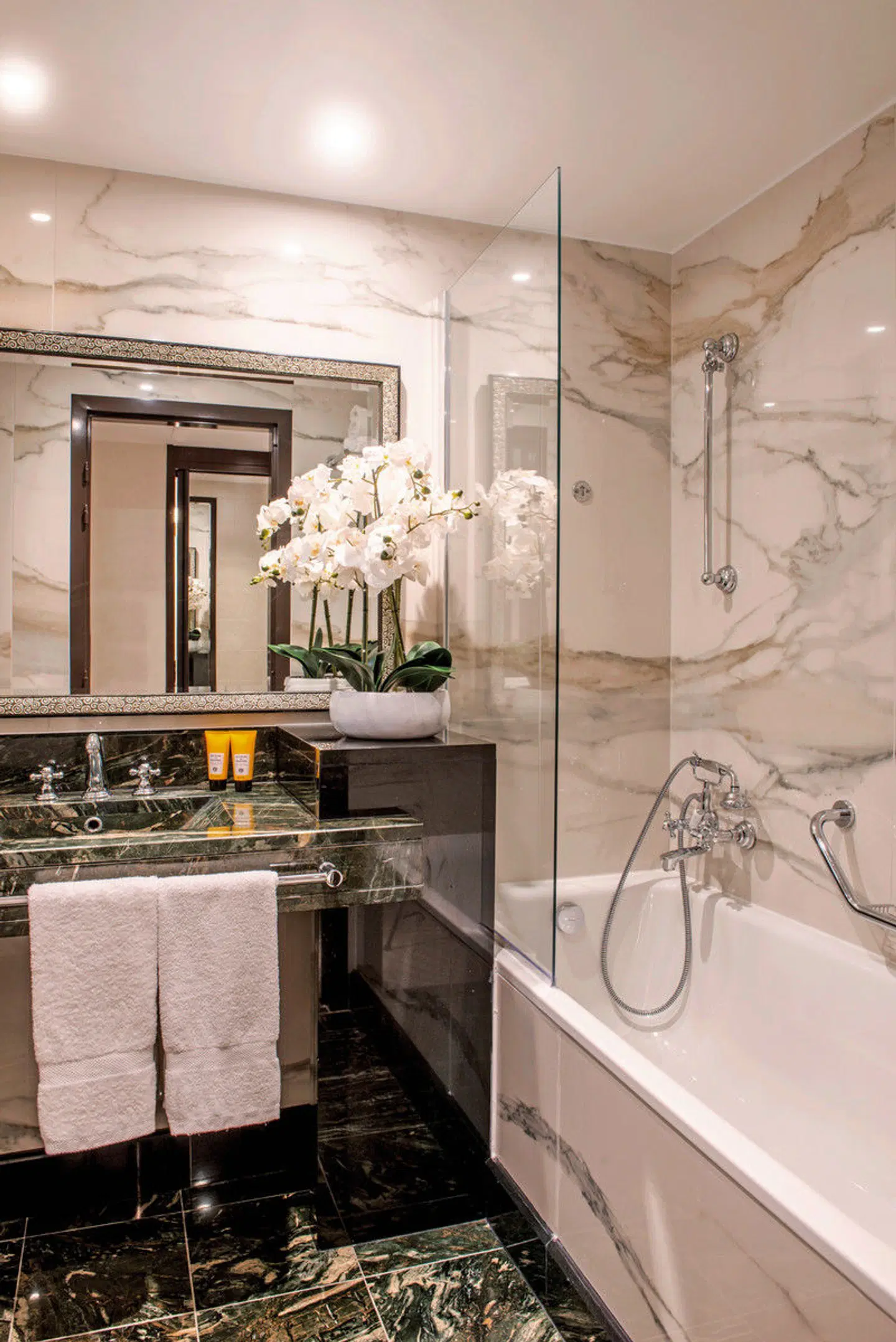 Hotel Du Collectionneur Paris Badezimmer