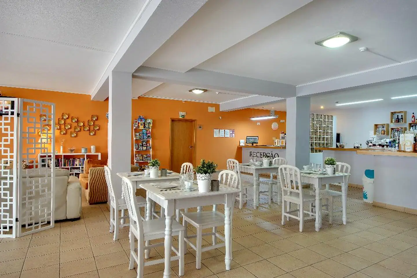 Apartamentos Turisticos Novochoro & Villas Restaurant