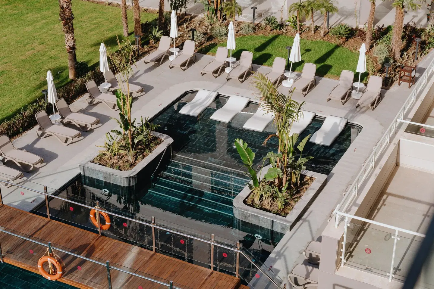 Akra Kemer OUTDOOR_POOL