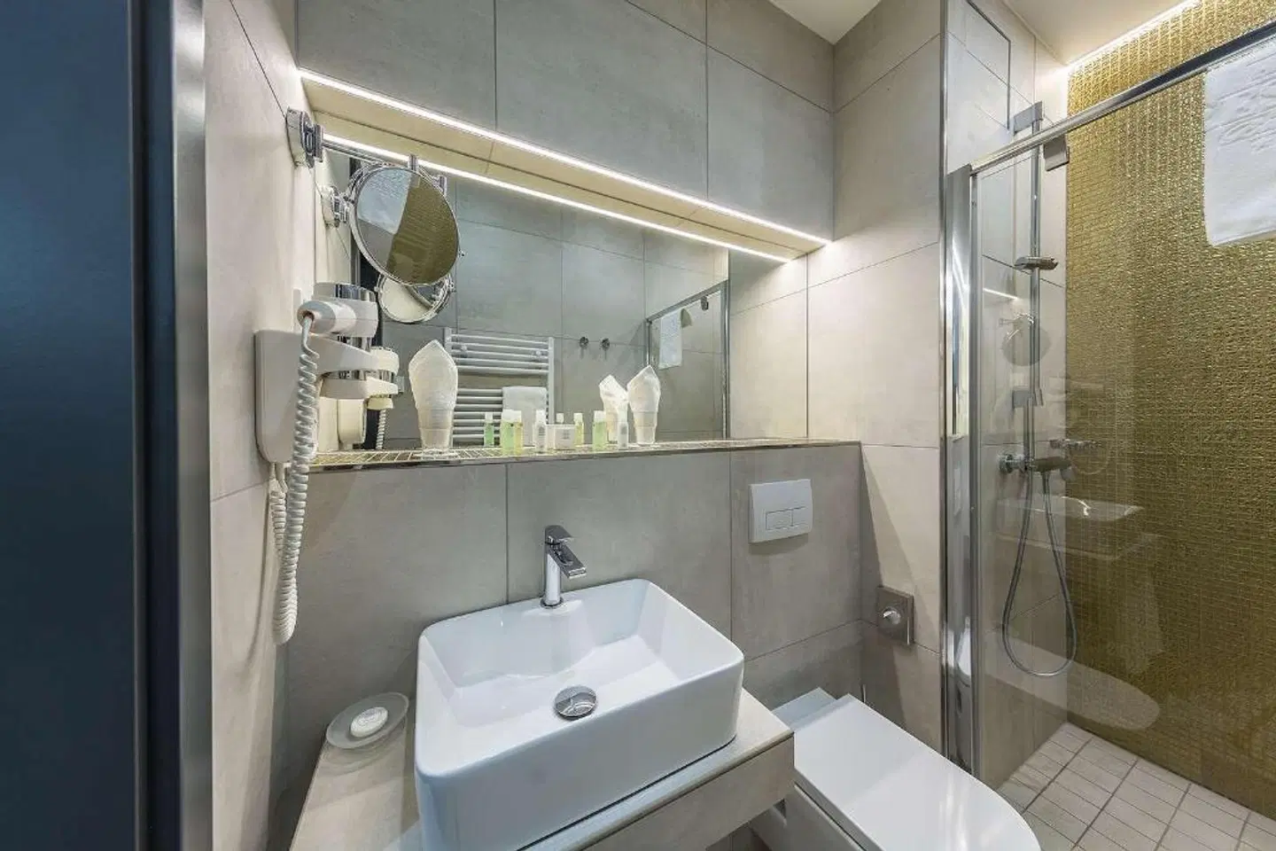 Hotel President Badezimmer