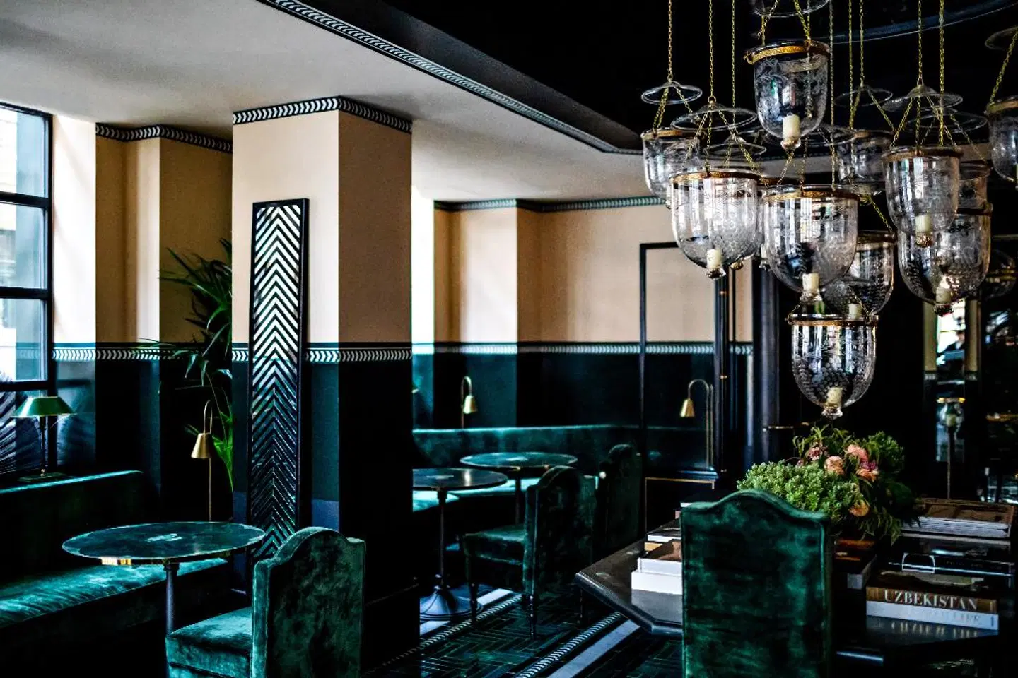 Monsieur George-Champs Elysees Bar