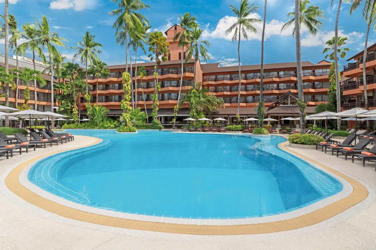 Courtyard by Marriott Phuket, Patong Beach Resort OUTDOOR_POOL