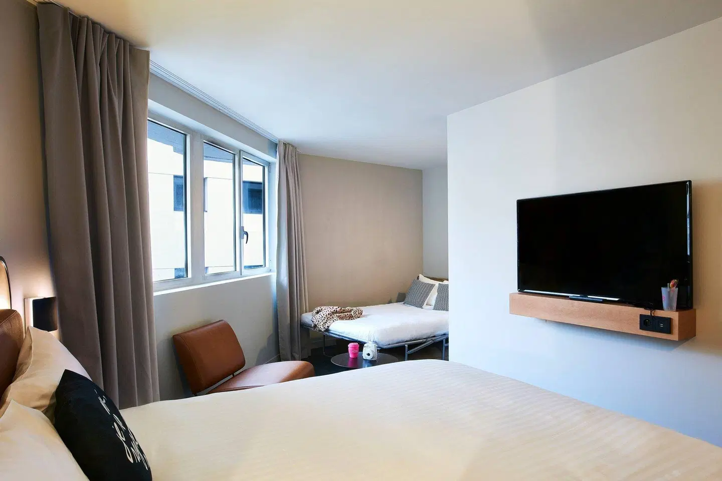Moxy Paris Bastille ROOM_EXAMPLE