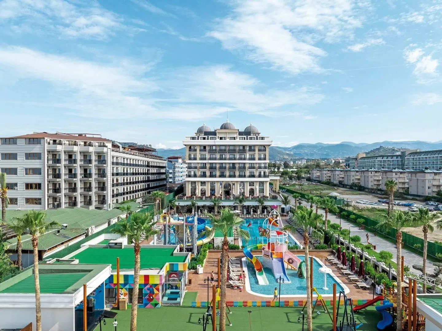 Serenity Queen Hotel EXTERIOR