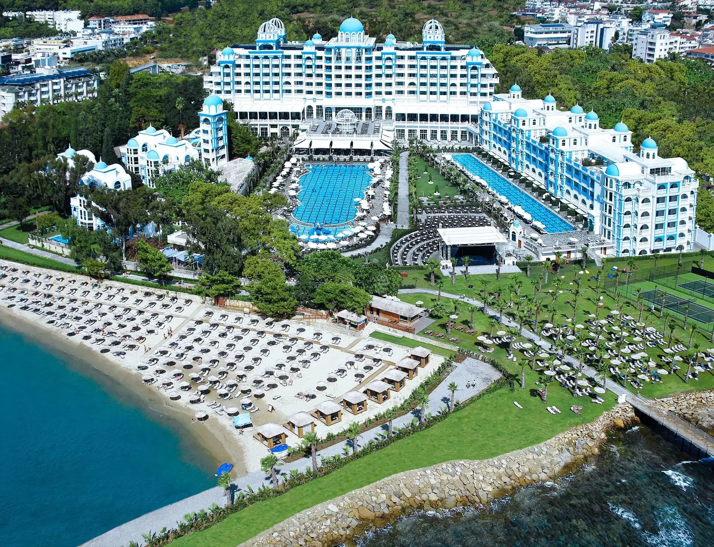 Rubi Platinum Spa Resort & Suites EXTERIOR