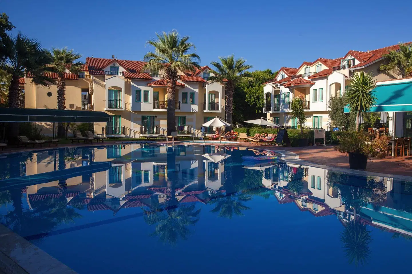 Rebin Beach OUTDOOR_POOL