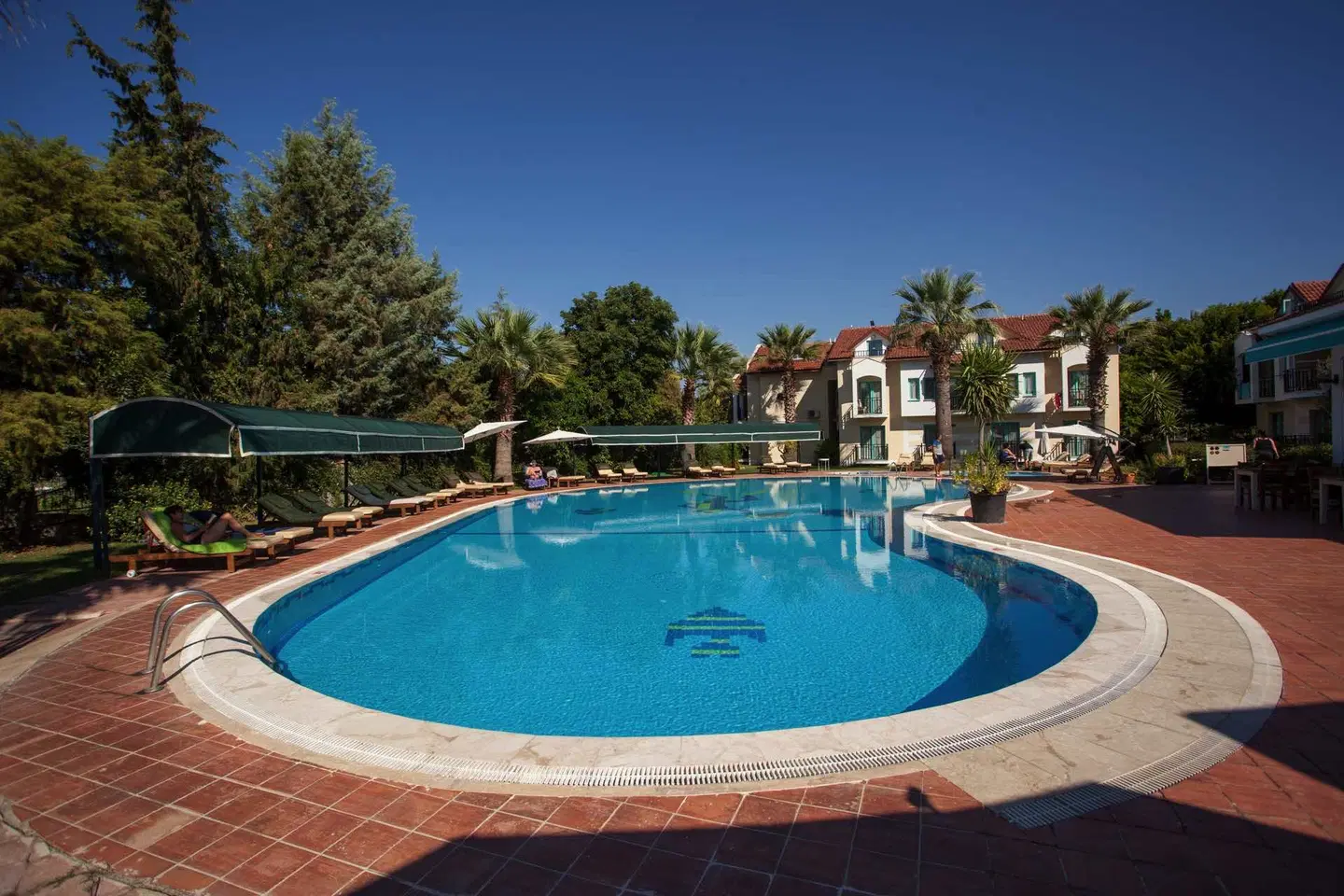 Rebin Beach OUTDOOR_POOL