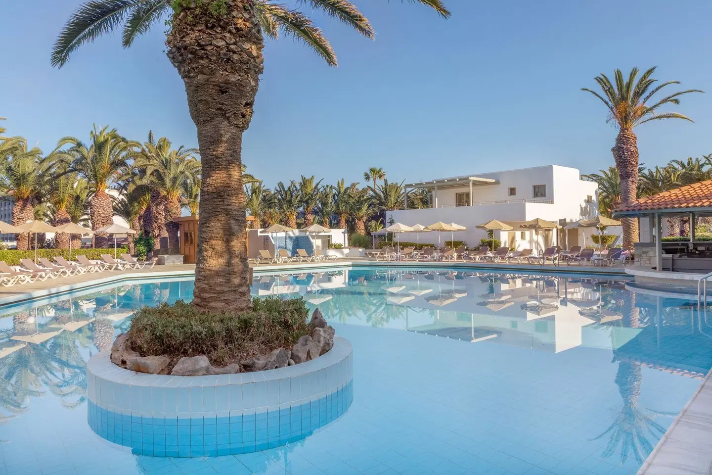 Sol by Mélia Marina Beach Crete OUTDOOR_POOL
