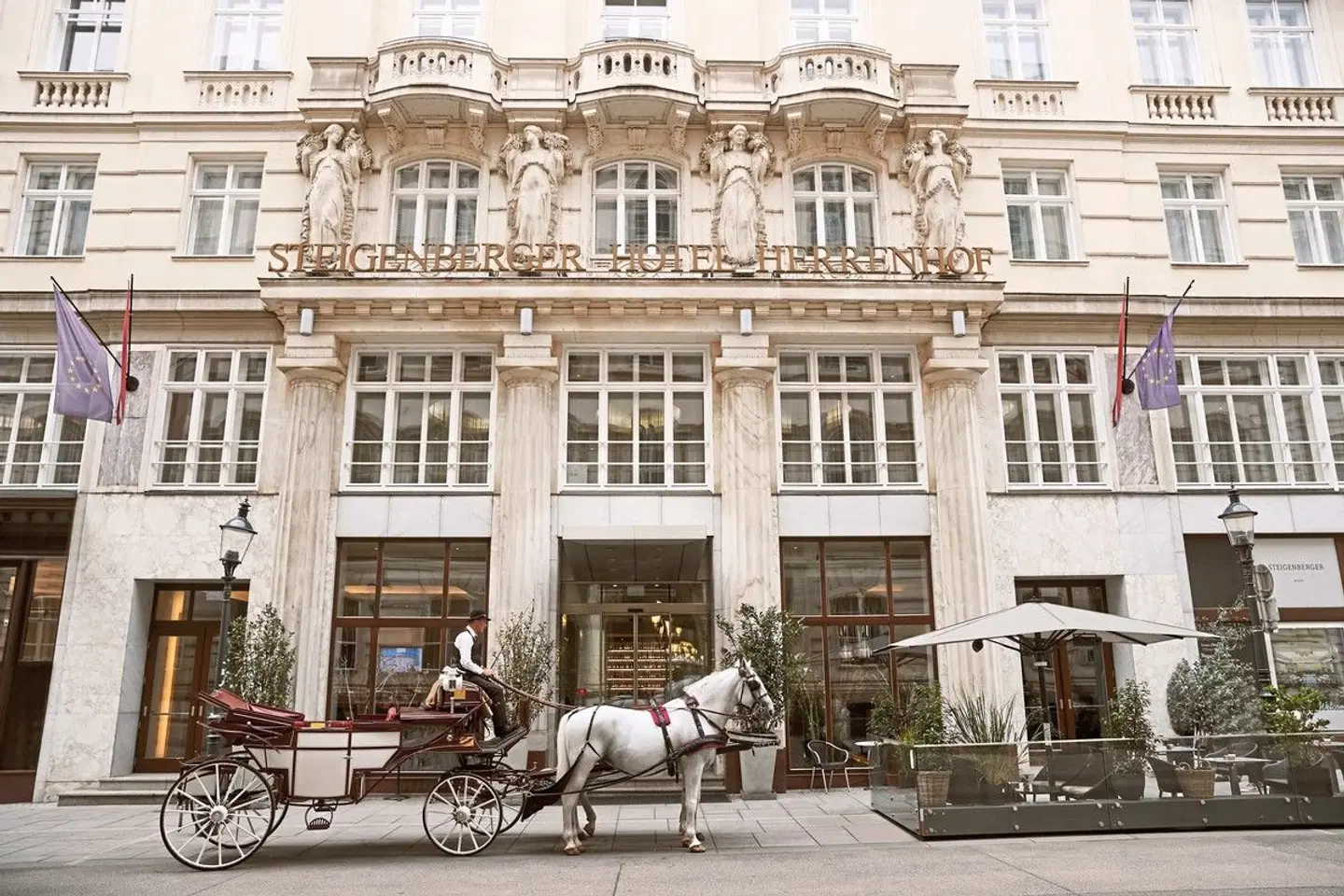 Steigenberger Hotel Herrenhof Wien EXTERIOR